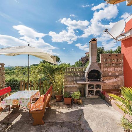 Awesome Home In Porec With House Sea View Exteriör bild