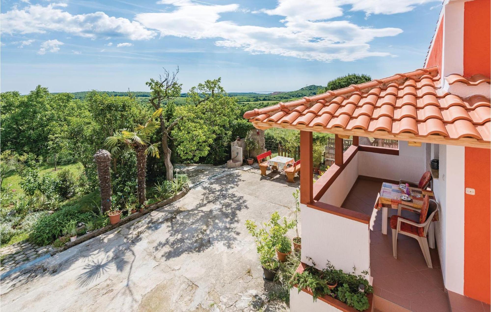 Awesome Home In Porec With House Sea View Exteriör bild