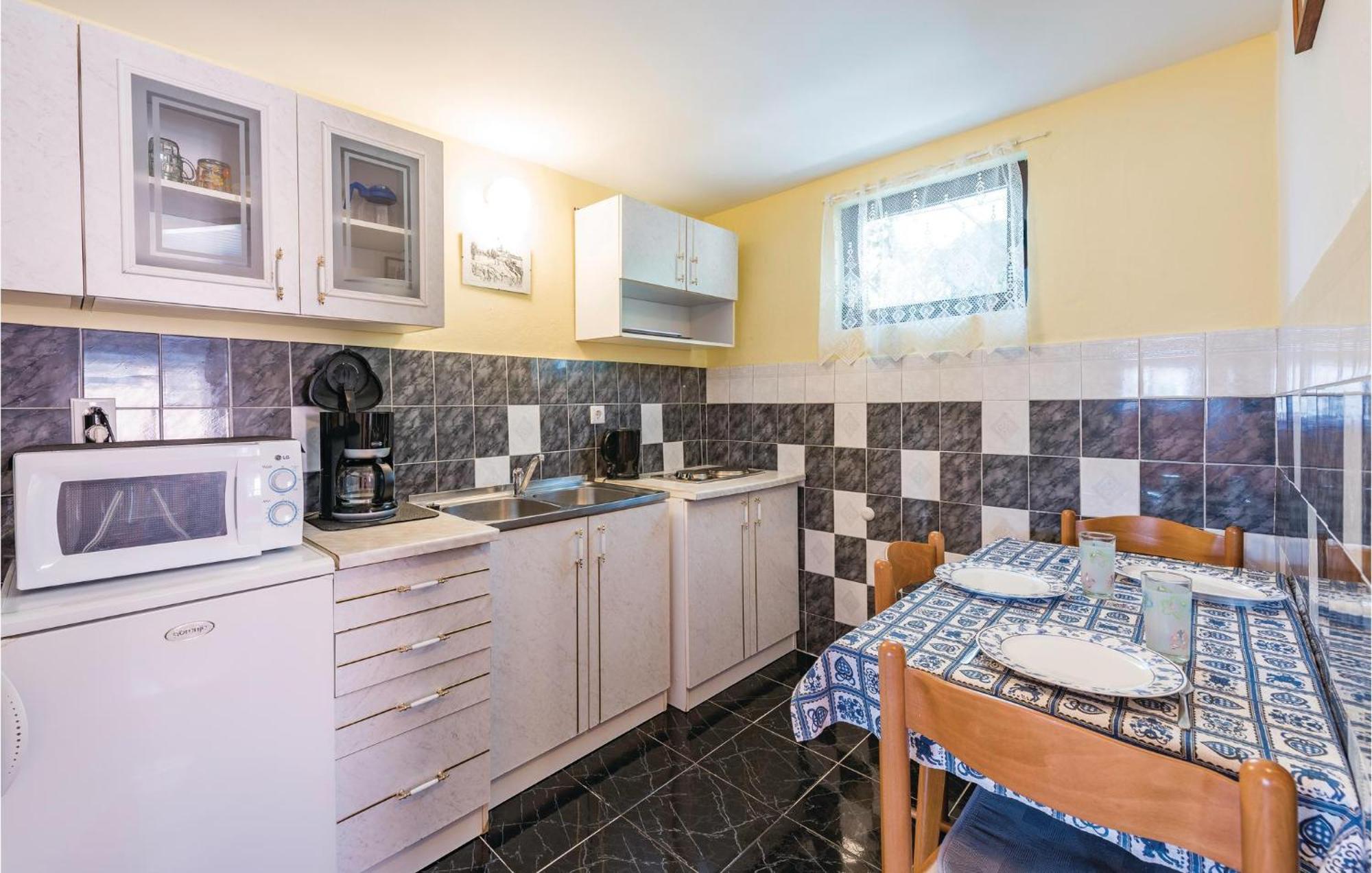 Awesome Home In Porec With House Sea View Exteriör bild