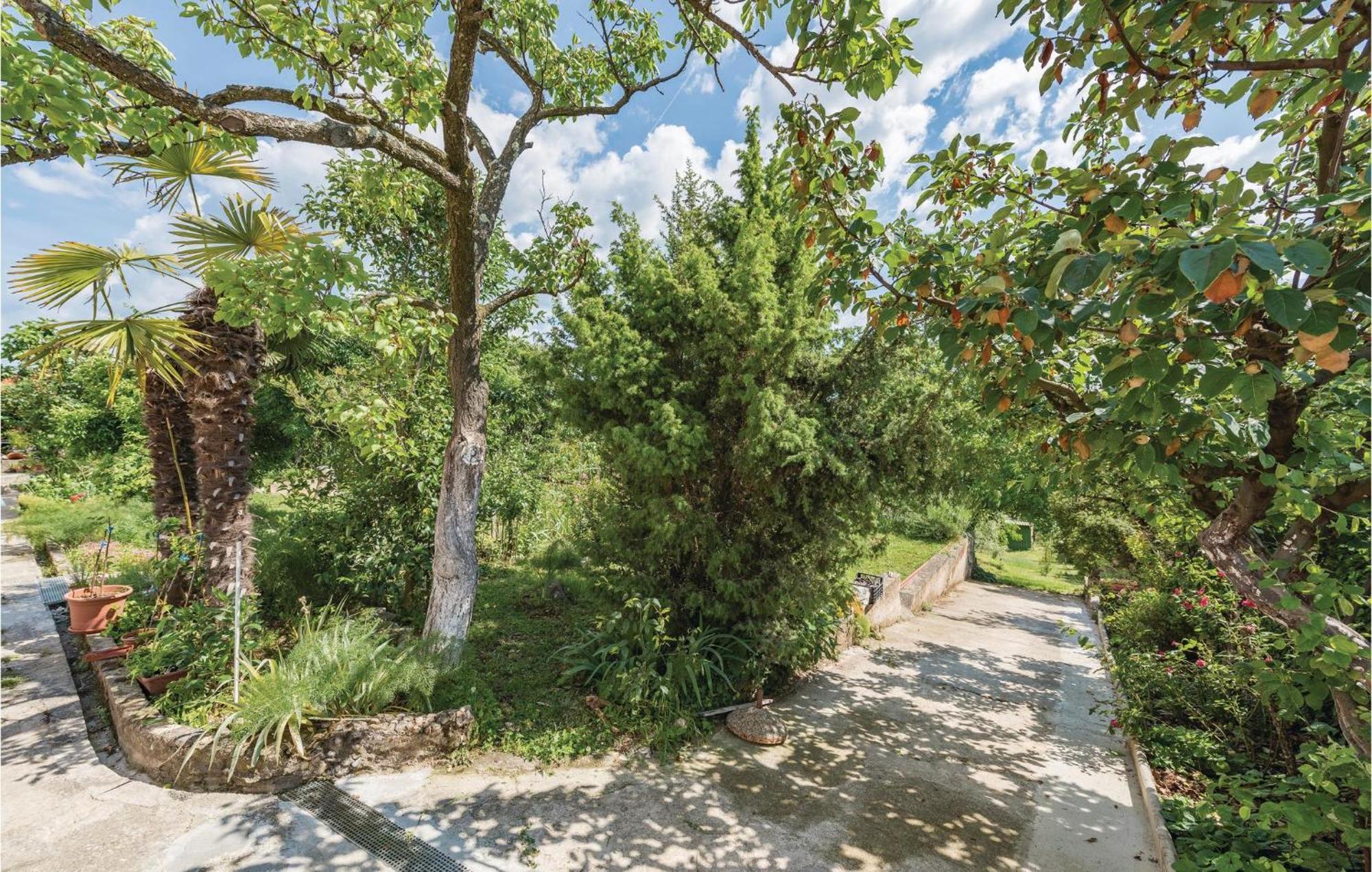 Awesome Home In Porec With House Sea View Exteriör bild