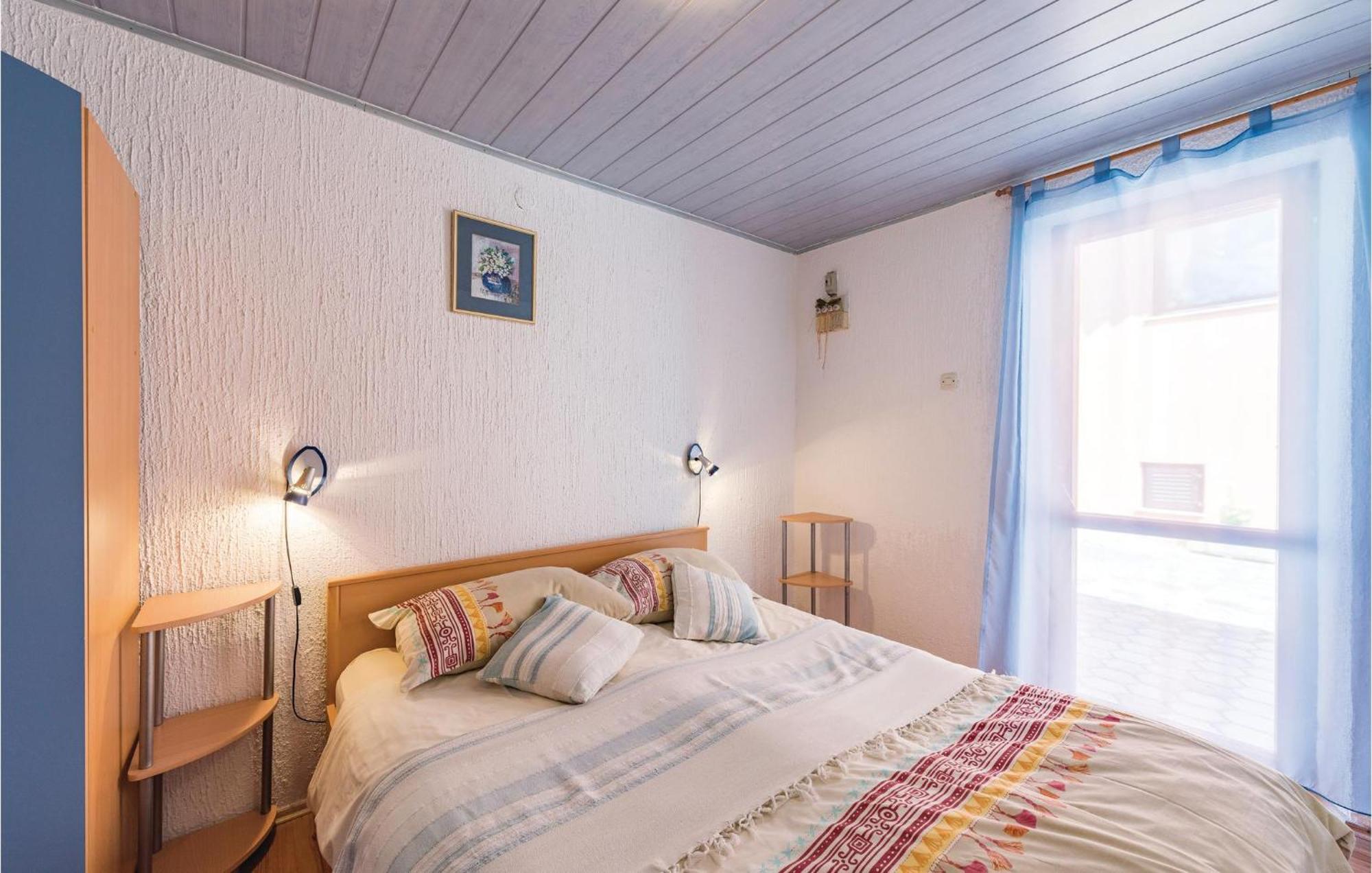 Awesome Home In Porec With House Sea View Exteriör bild