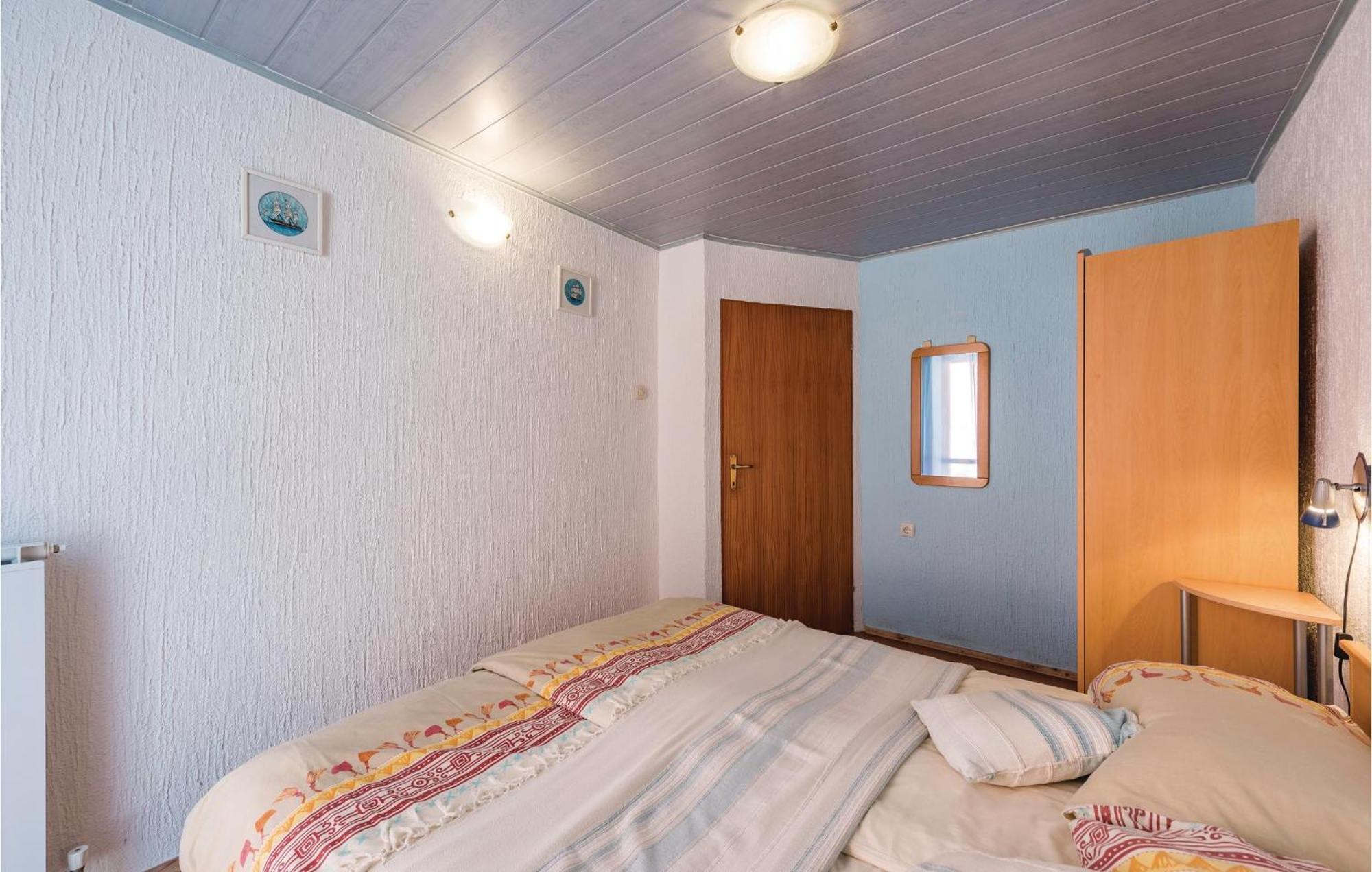 Awesome Home In Porec With House Sea View Exteriör bild