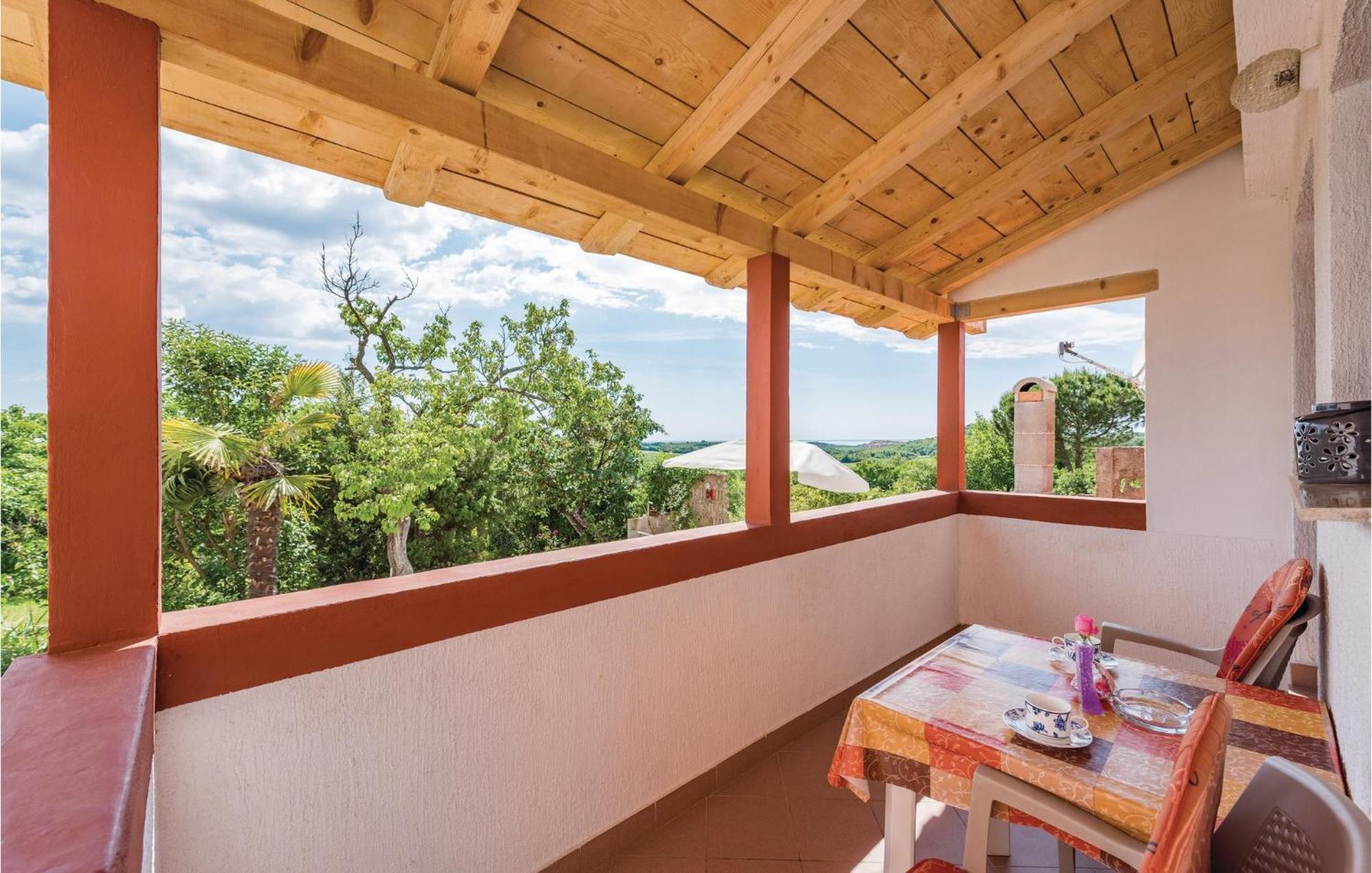 Awesome Home In Porec With House Sea View Exteriör bild